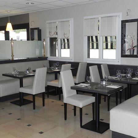Hotel Le Bistroquet Lusignan Esterno foto